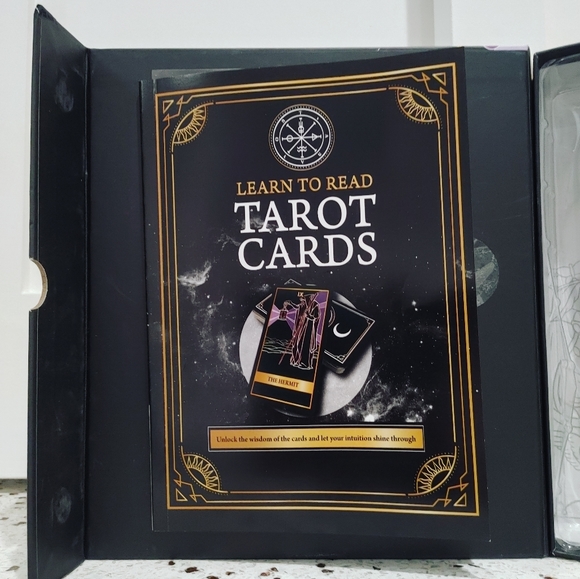 BNIB Tarot Deck with box and velvet bag 78 cards - Picture 3 of 10